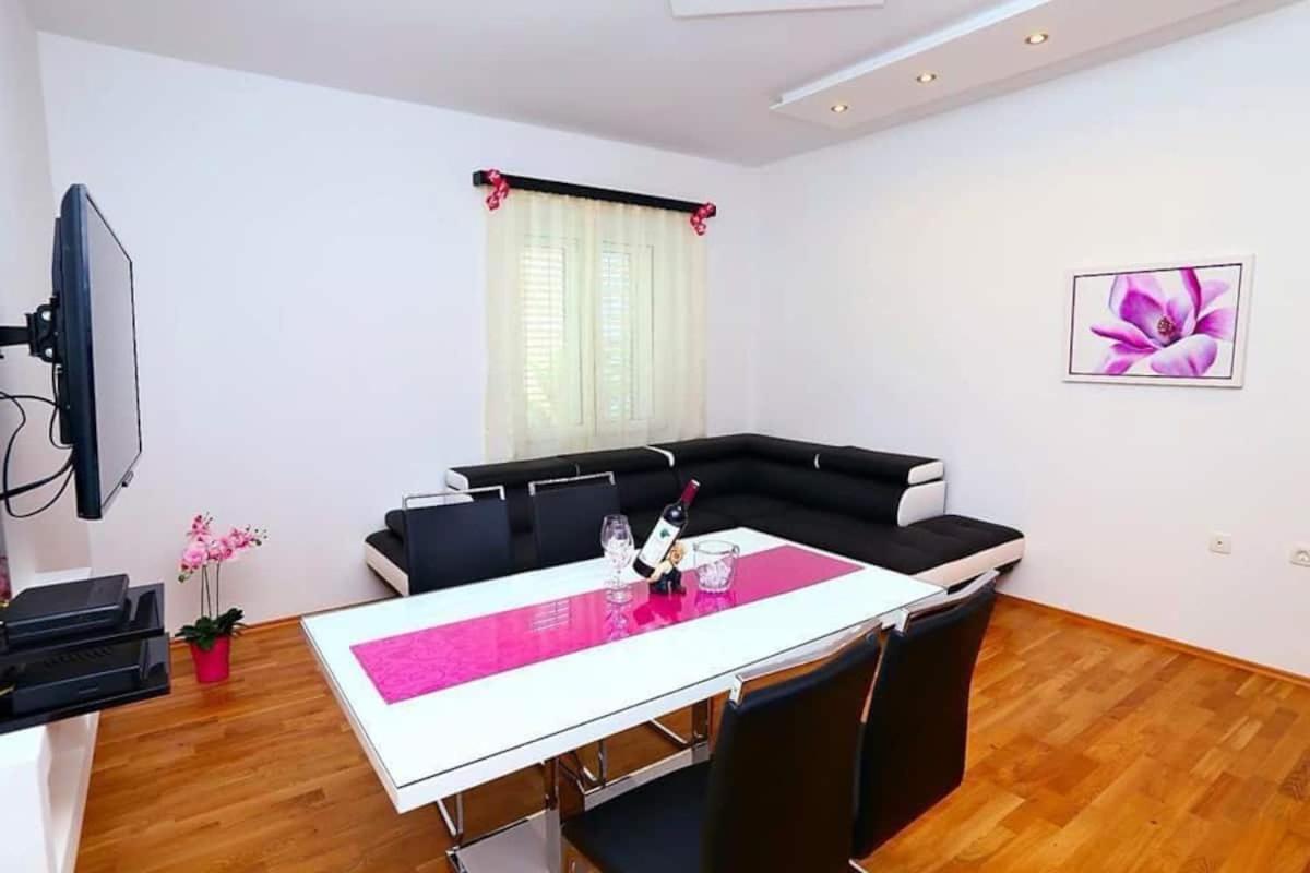 Split Central Retreat Екстериор снимка